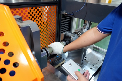 新品新聞：拉壓彎扭一體試驗機向客戶發貨